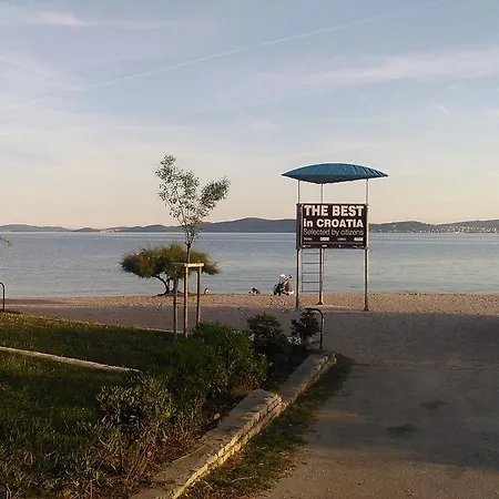 Holiday Arbanase Ζαντάρ
