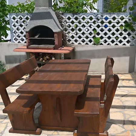 Holiday Arbanase Ζαντάρ